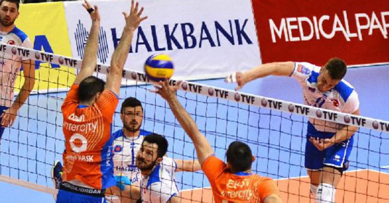 Halkbank zirveye yerleşti