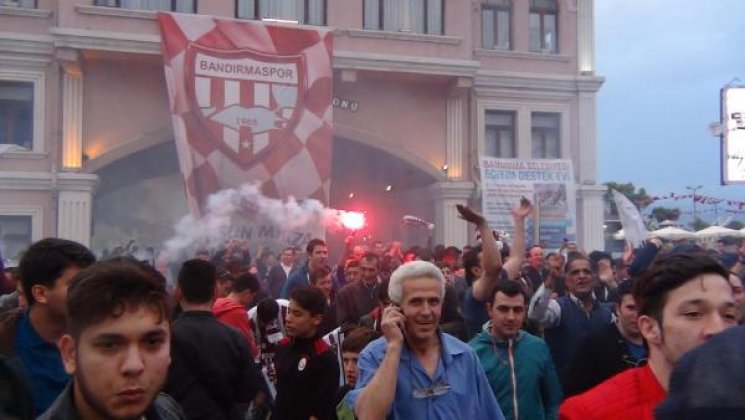 Bandırma'da PTT 1. Lig coşkusu