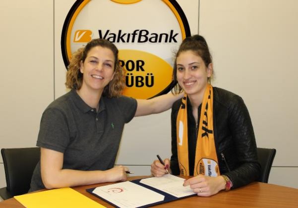 VakıfBank, iç transfere Kübra Akman ile başladı