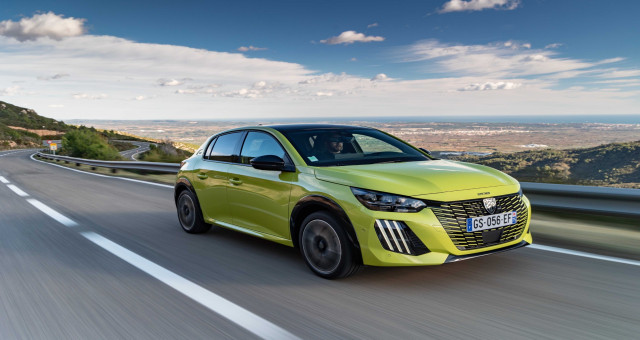 TEKNOLOJİNİN ÖNCÜSÜ PEUGEOT’DAN SIFIR FAİZLİ KREDİ AVANTAJLARI